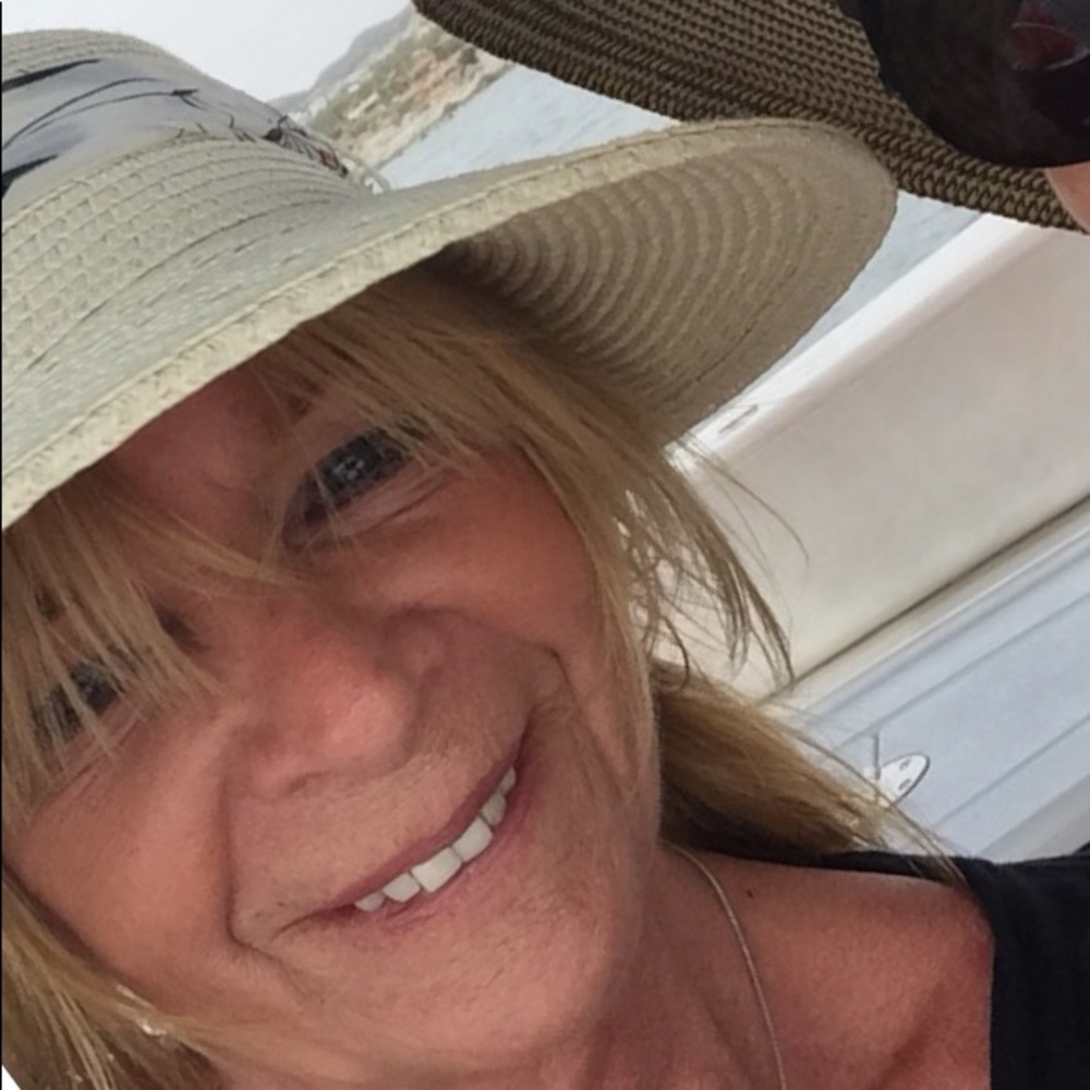 Meet your Posher, Carole